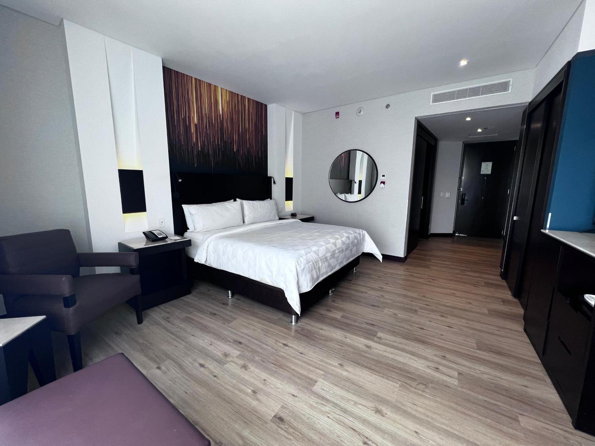 Holiday Inn Bogota Airport By Ihg Экстерьер фото