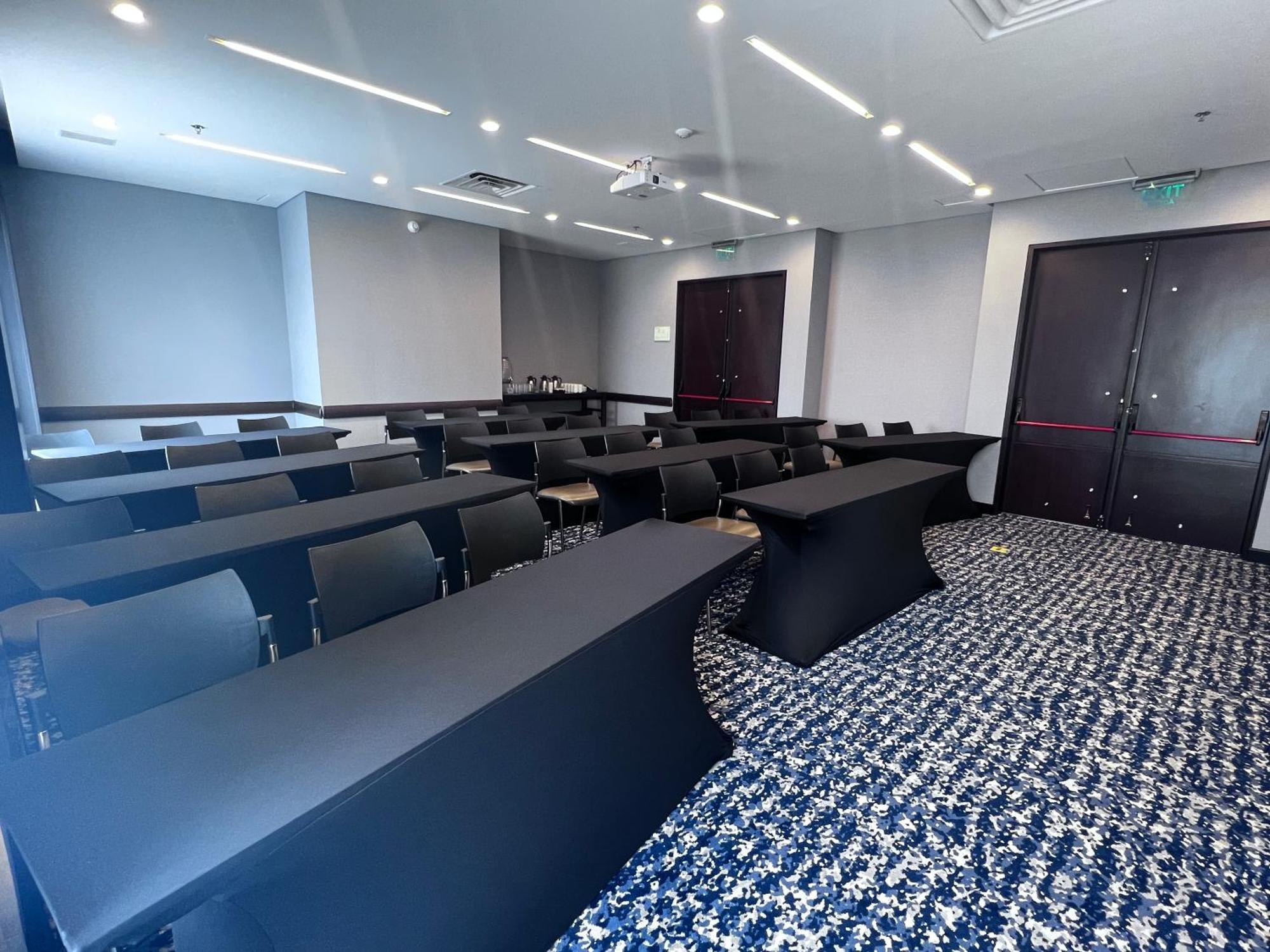 Holiday Inn Bogota Airport By Ihg Экстерьер фото